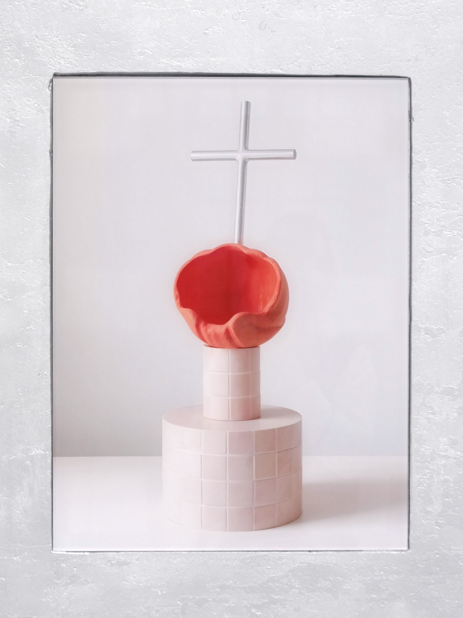 Len Bay giving space to an empty space