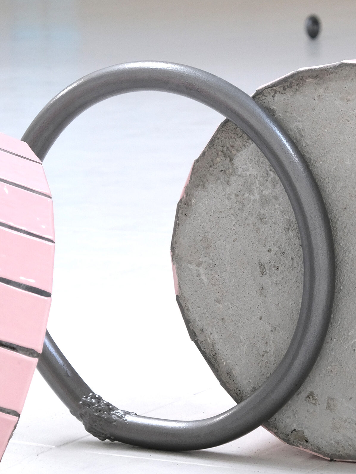 Len Bay giving space to an empty space detail