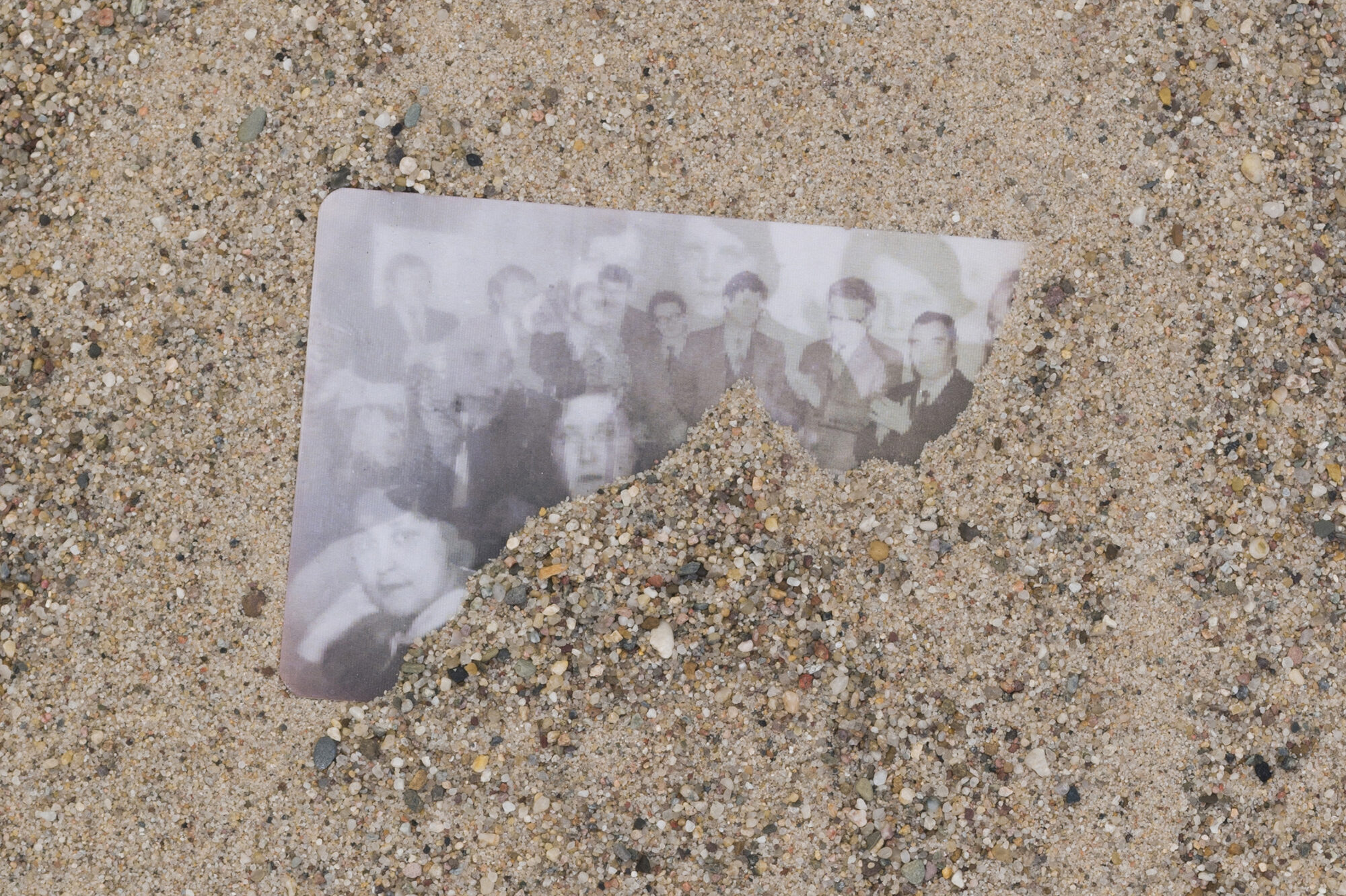 Len Bay giving space to an empty space detail