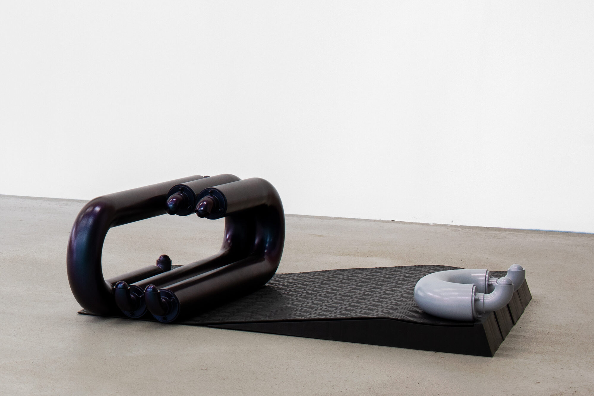 Len Bay toy boy alpha pearl