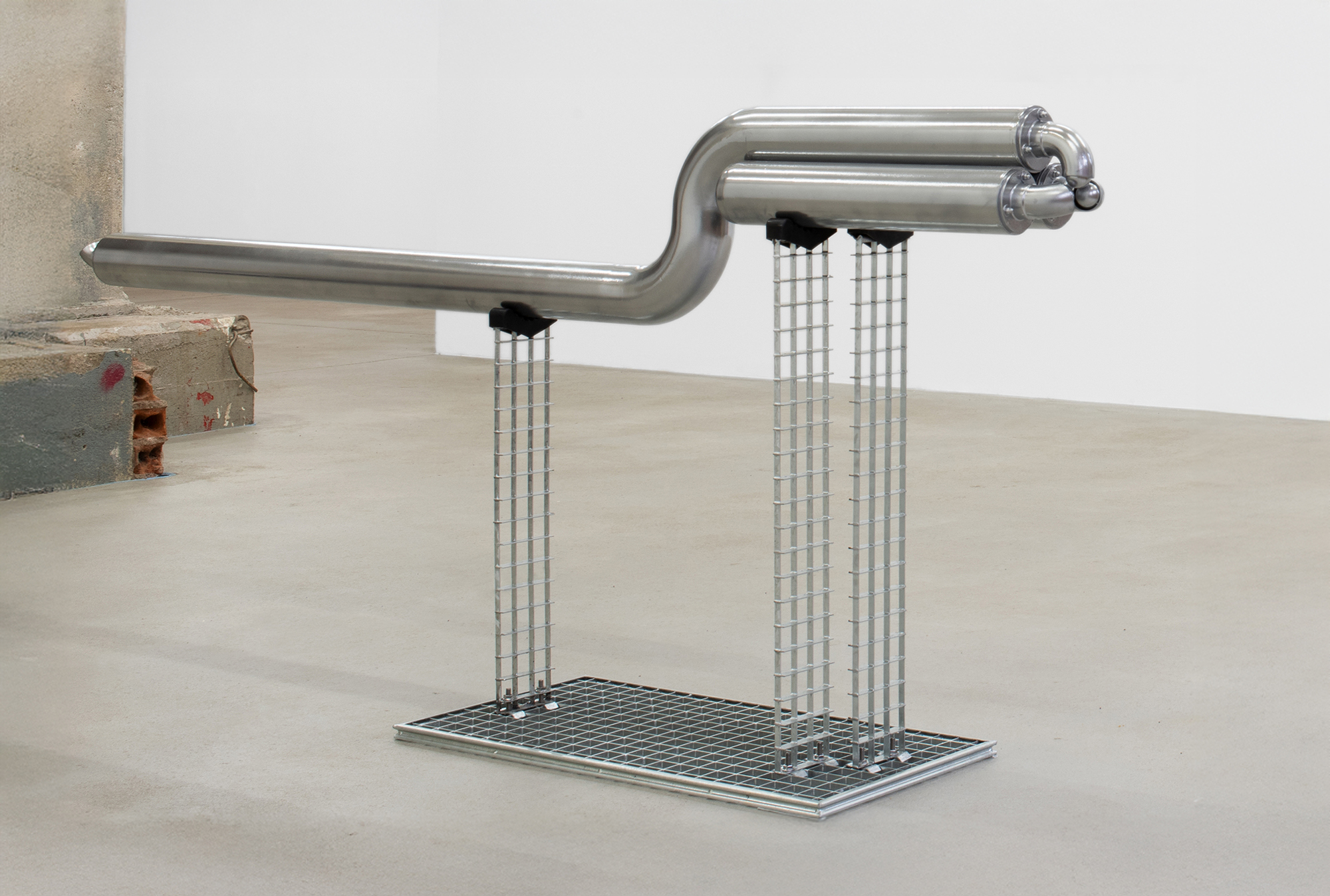 Len Bay toy boy strong boi